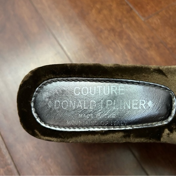 Donald J. Pliner Couture Whimsigoth Green Velvet and Leather Wedge Shoes, Size 8 - Picture 14 of 14